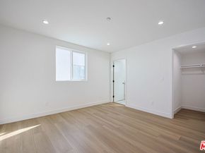 1638 Longwood Avenue, Los Angeles CA 90019