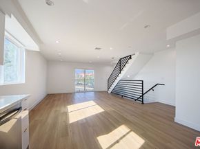 1638 Longwood Avenue, Los Angeles CA 90019