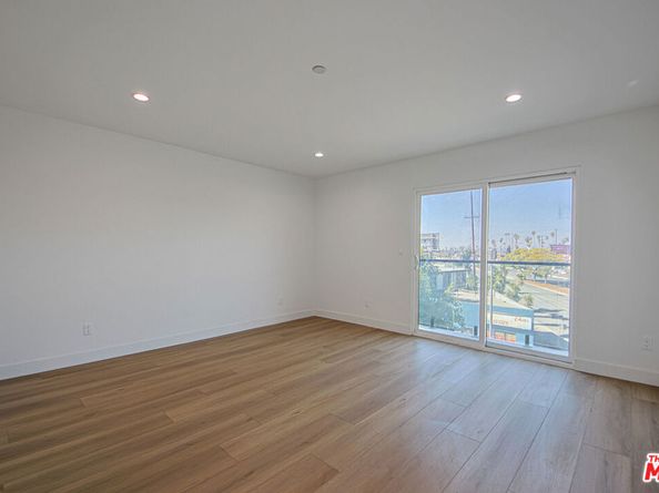 1638 Longwood Avenue, Los Angeles CA 90019