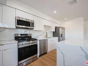 1638 Longwood Avenue, Los Angeles CA 90019