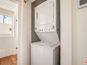 33 Breeze Avenue, Venice CA 90291