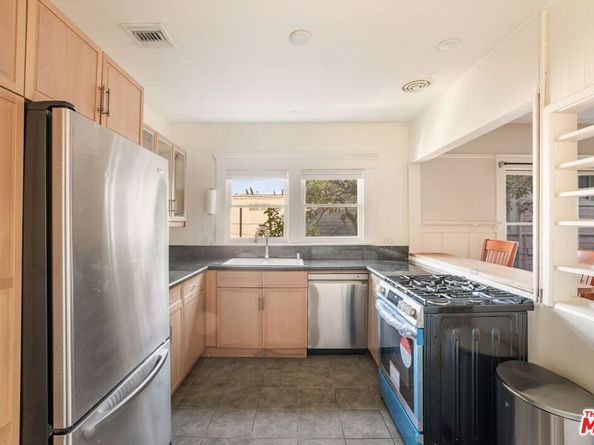 33 Breeze Avenue, Venice CA 90291