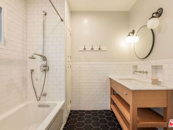 33 Breeze Avenue, Venice CA 90291