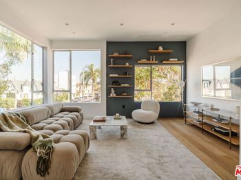 5036 W Pickford Street