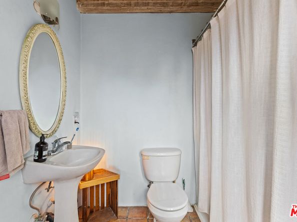 11623 Otsego Street, North Hollywood CA 91601