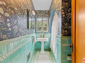 11623 Otsego Street, North Hollywood CA 91601