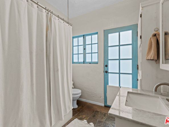 11623 Otsego Street, North Hollywood CA 91601