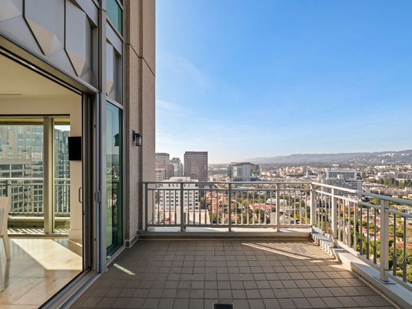 10727 Wilshire Boulevard PH2, Los Angeles CA 90024