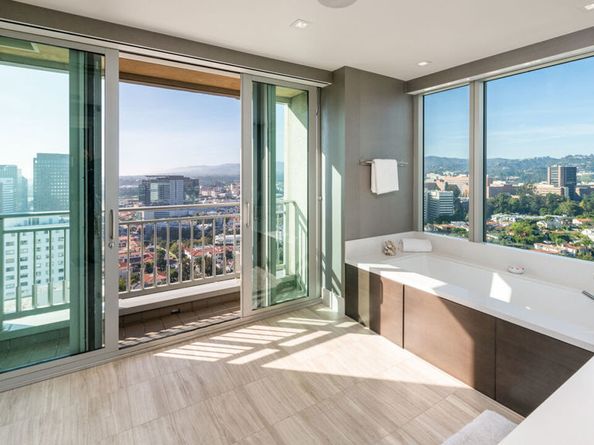 10727 Wilshire Boulevard PH2, Los Angeles CA 90024