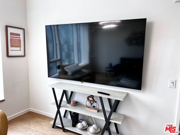 889 Francisco Street 1001, Los Angeles CA 90017