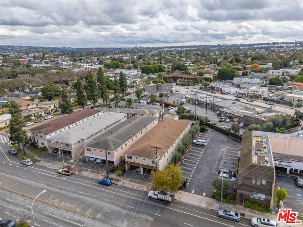 12592 Washington Place, Los Angeles CA 90066