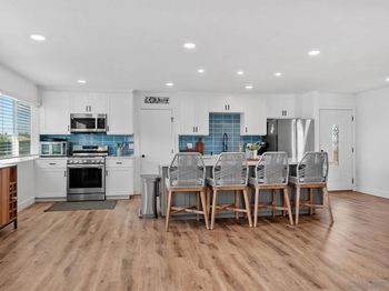 1137 Twining Ave