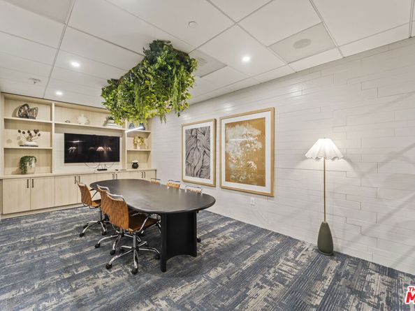 901 S Flower Street 700, Los Angeles CA 90015