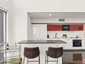 901 S Flower Street 700, Los Angeles CA 90015