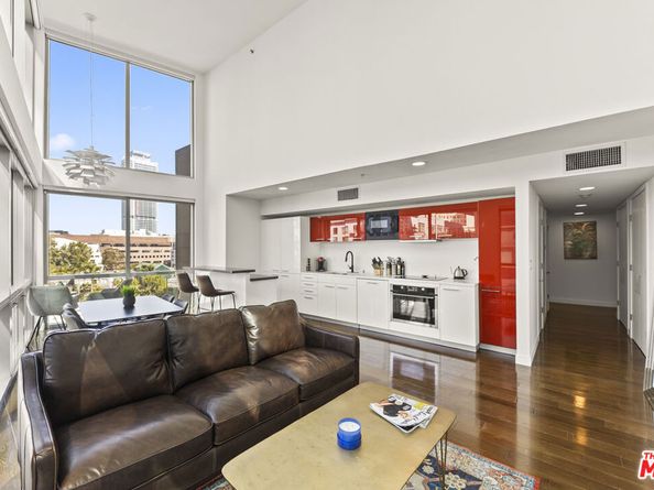 901 S Flower Street 700, Los Angeles CA 90015