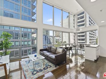 901 S Flower Street