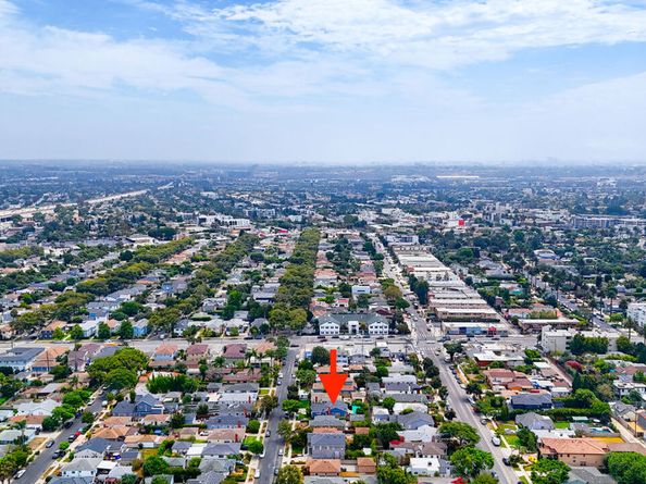 3973 Coolidge Avenue, Los Angeles CA 90066