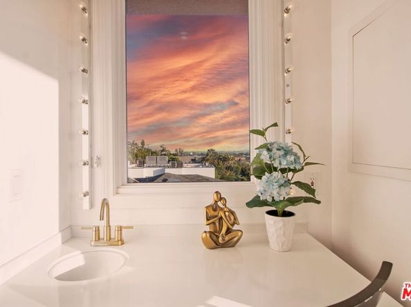 905 Berkeley Street, Santa Monica CA 90403