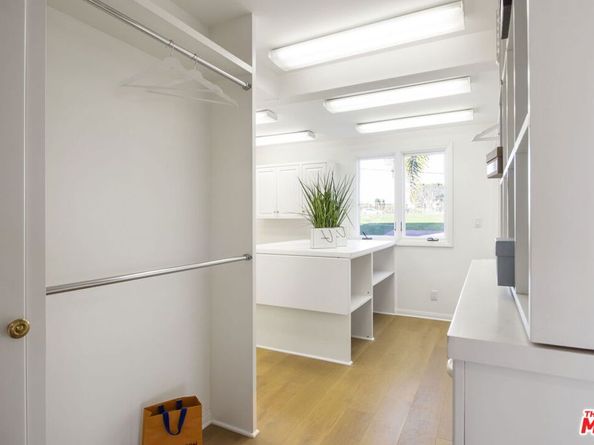 905 Berkeley Street, Santa Monica CA 90403
