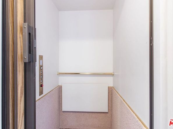 905 Berkeley Street, Santa Monica CA 90403