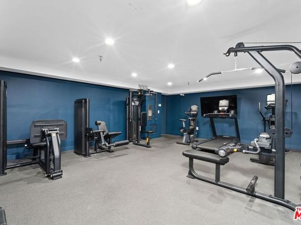 585 N Rossmore Avenue 409, Los Angeles CA 90004