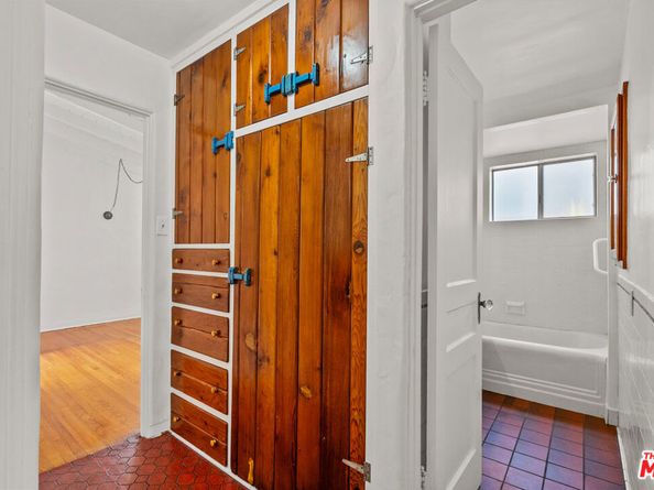 1153 Ruberta Avenue, Glendale CA 91201