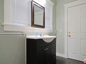 1616 W 24th Street, Los Angeles CA 90007