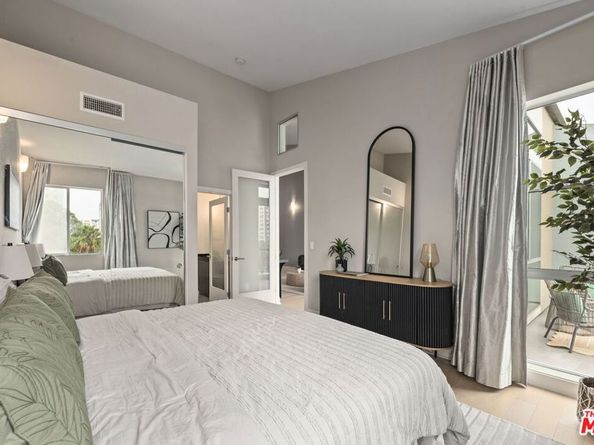 600 S Ridgeley Drive PH11, Los Angeles CA 90036