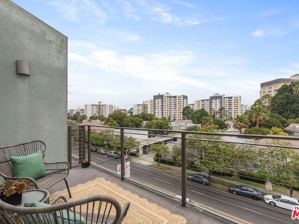 600 S Ridgeley Drive PH11, Los Angeles CA 90036