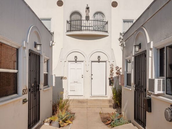 1520 Menlo Avenue, Los Angeles CA 90006