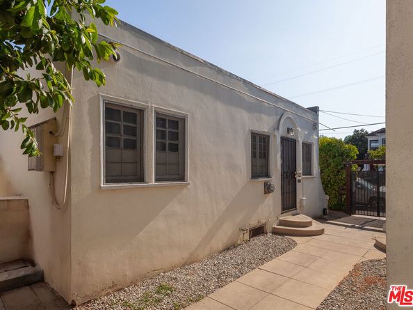 1520 Menlo Avenue, Los Angeles CA 90006