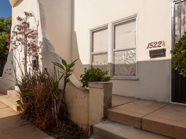 1520 Menlo Avenue, Los Angeles CA 90006