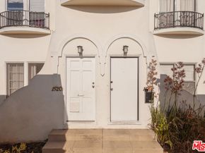 1520 Menlo Avenue, Los Angeles CA 90006
