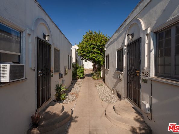 1520 Menlo Avenue, Los Angeles CA 90006