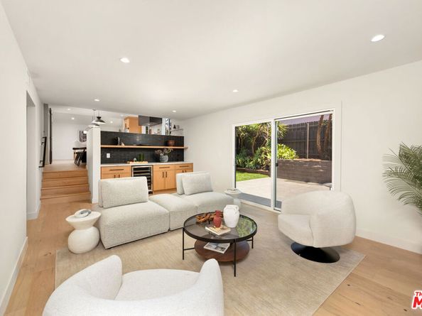 5432 Marjan Avenue, Los Angeles CA 90056