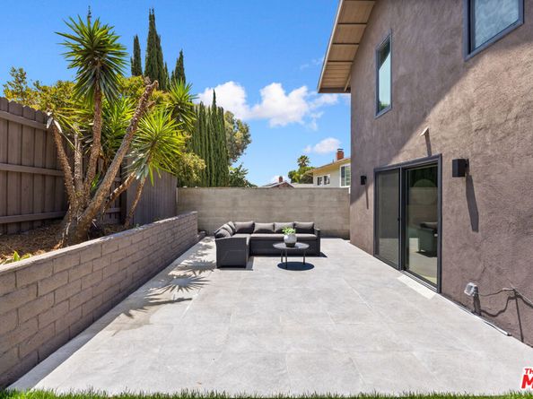 5432 Marjan Avenue, Los Angeles CA 90056