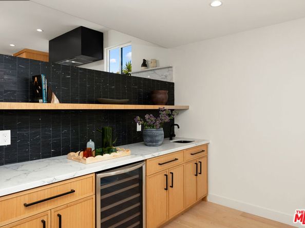 5432 Marjan Avenue, Los Angeles CA 90056