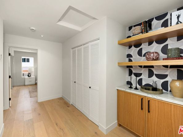 5432 Marjan Avenue, Los Angeles CA 90056