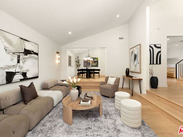 5432 Marjan Avenue, Los Angeles CA 90056