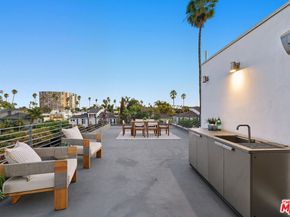 653 Oxford Ave, Venice CA 90291