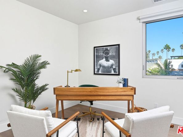 653 Oxford Ave, Venice CA 90291