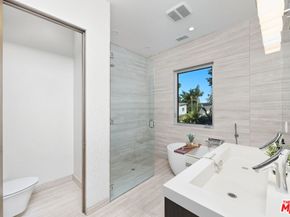 653 Oxford Ave, Venice CA 90291