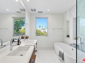 653 Oxford Ave, Venice CA 90291