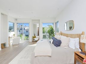 653 Oxford Ave, Venice CA 90291