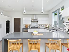 653 Oxford Ave, Venice CA 90291