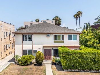 502 N Serrano Avenue