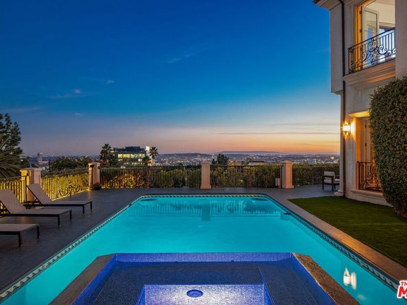 1260 St Ives Place, Los Angeles CA 90069