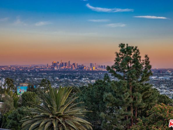 1260 St Ives Place, Los Angeles CA 90069