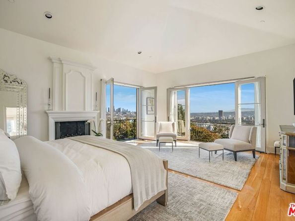 1260 St Ives Place, Los Angeles CA 90069