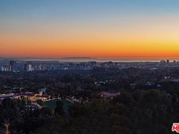1260 St Ives Place, Los Angeles CA 90069
